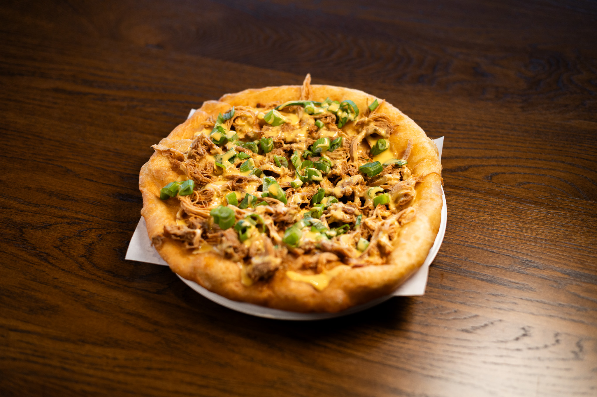 Langoš s trhaným vepřovým masem