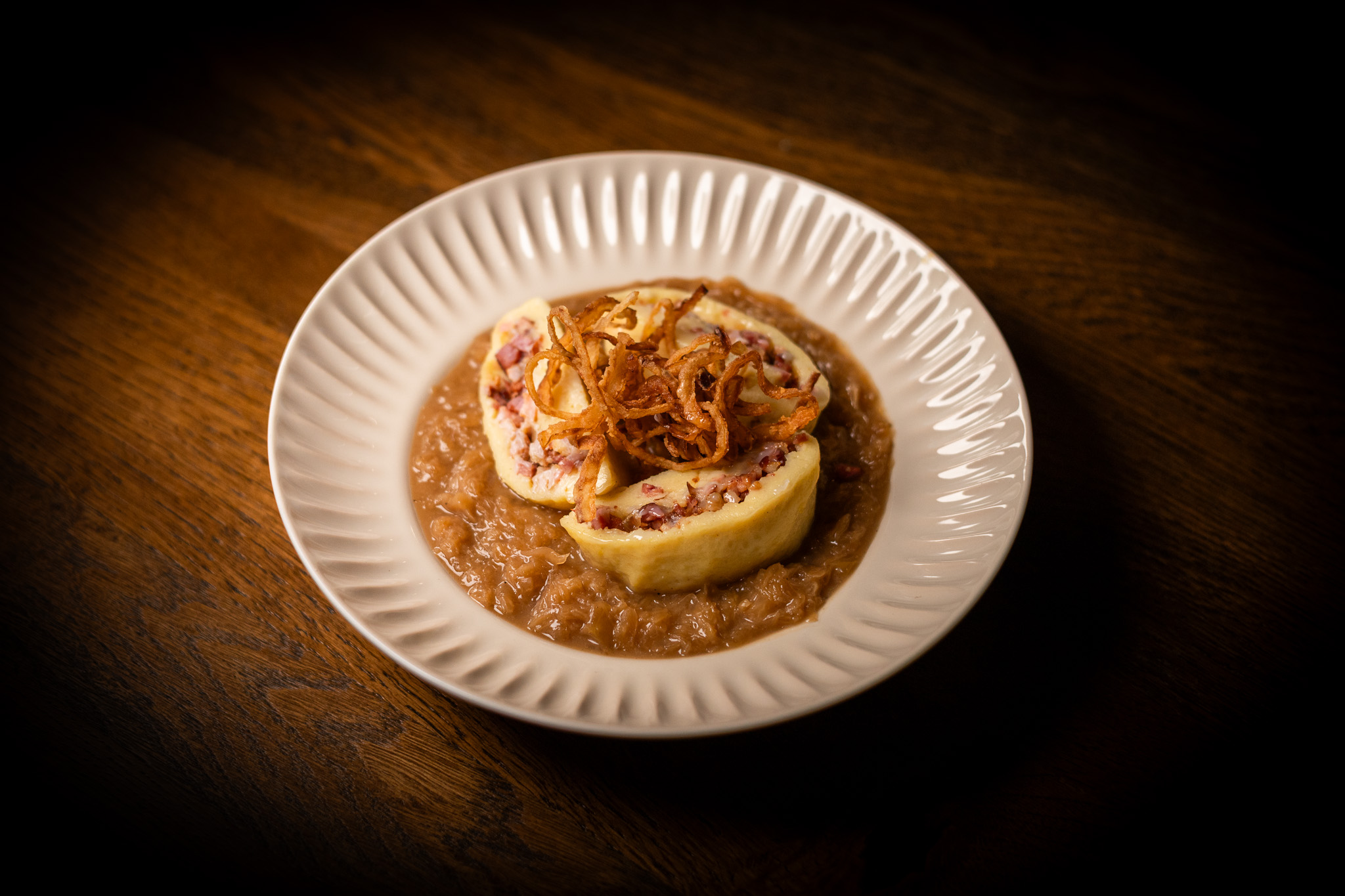 Bramborové knedlíky plněné uzeným masem