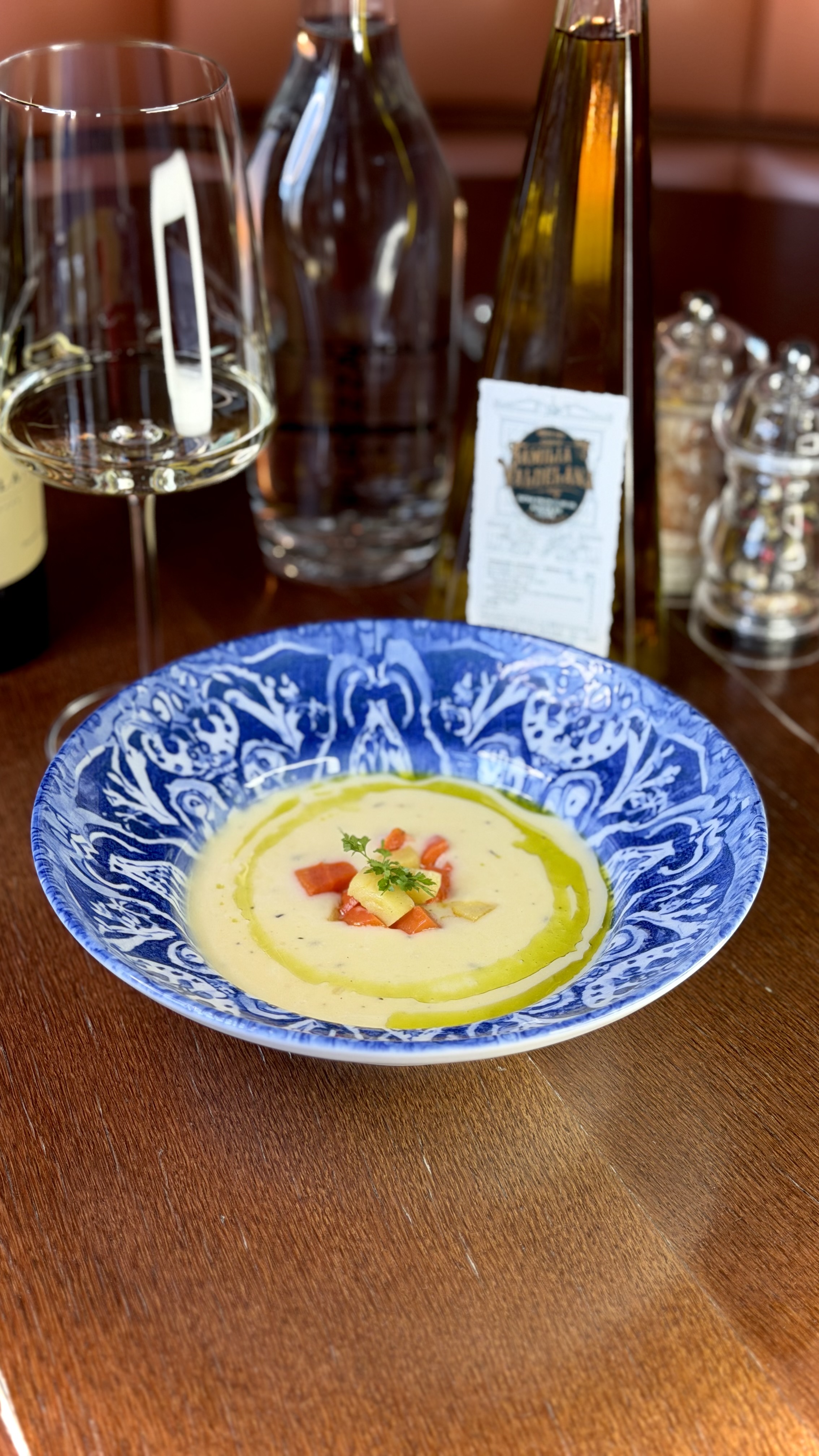 Krémová bramboračka s restovanou zeleninou