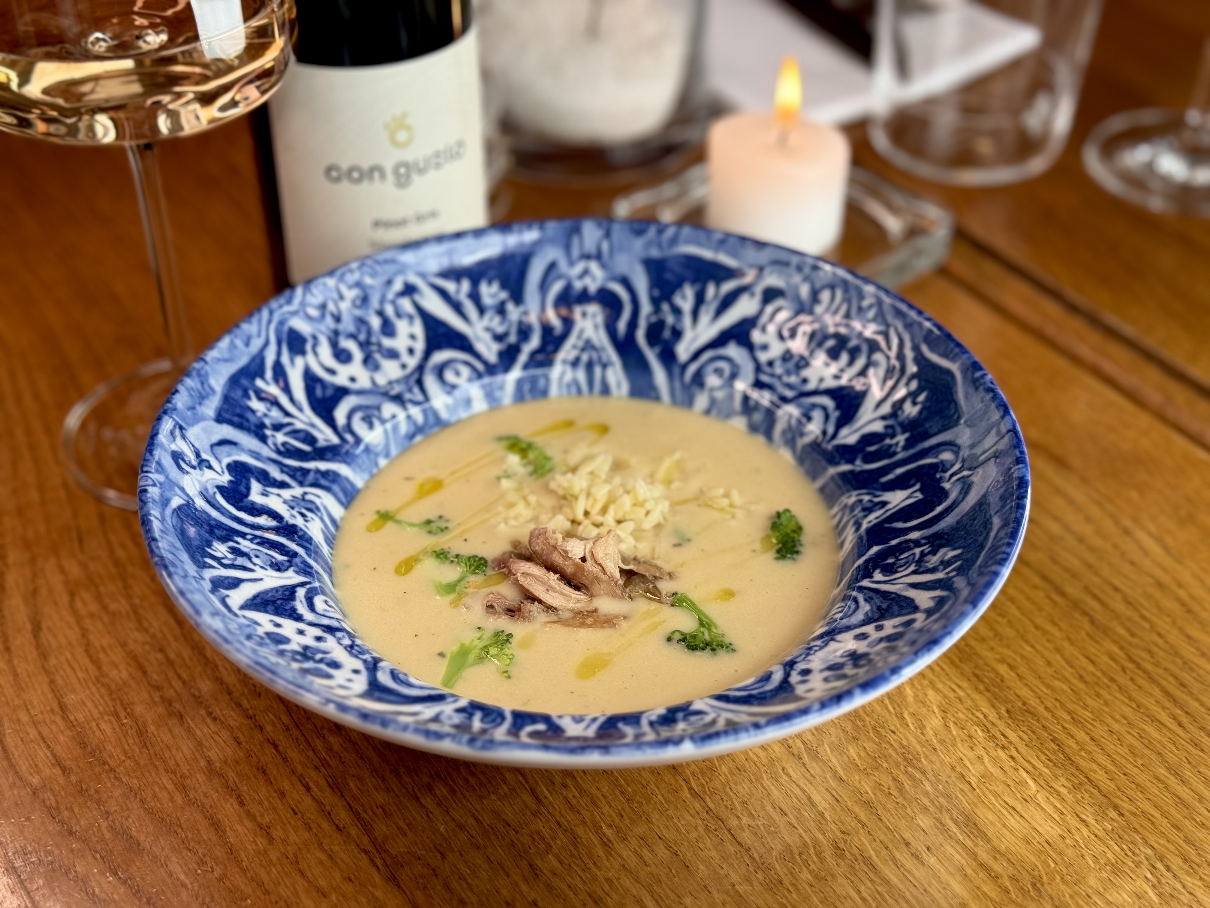 Krémová drůbeží polévka s brokolicí a těstovinami