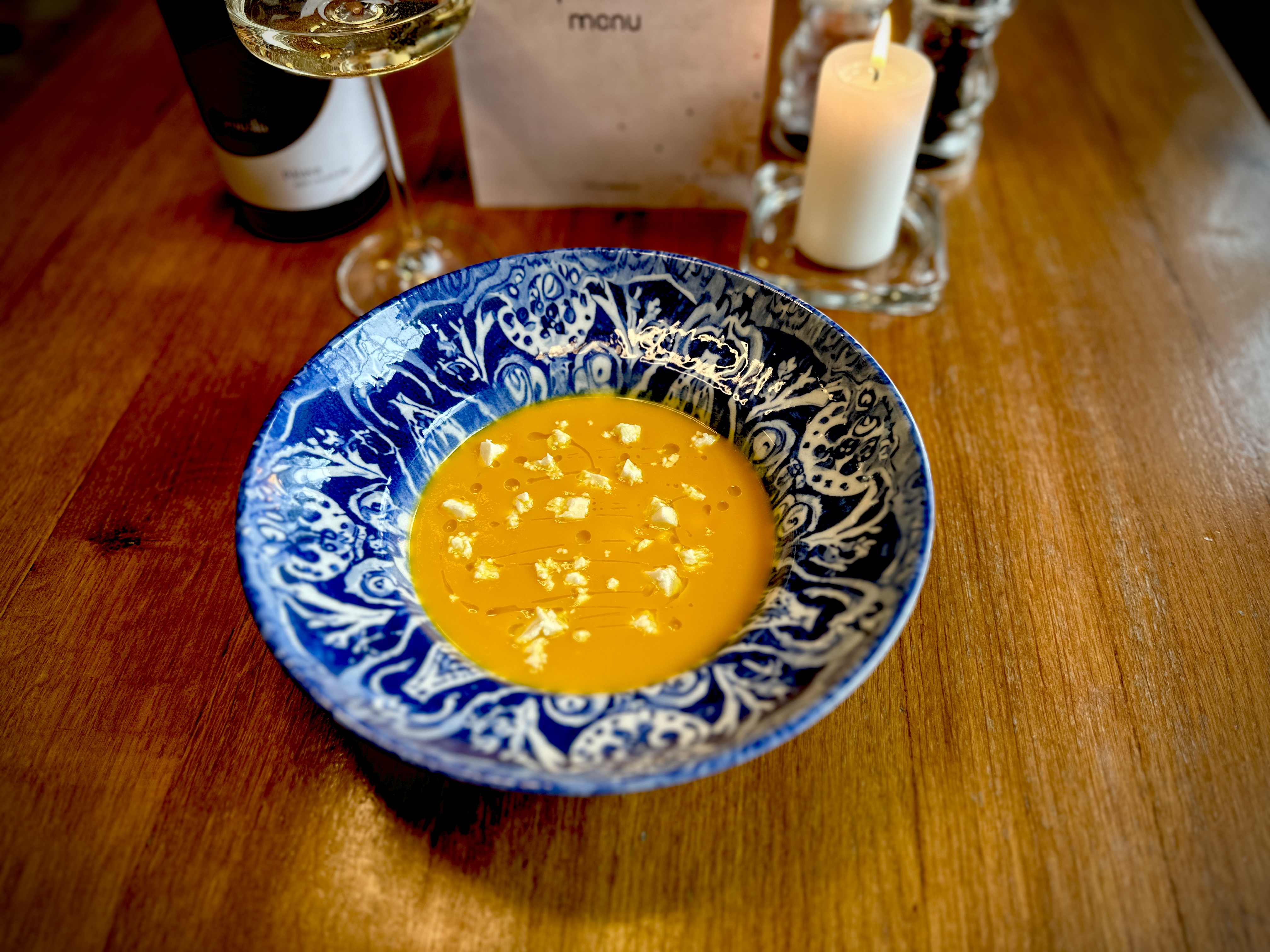 Mrkvový krém s balkánským sýrem