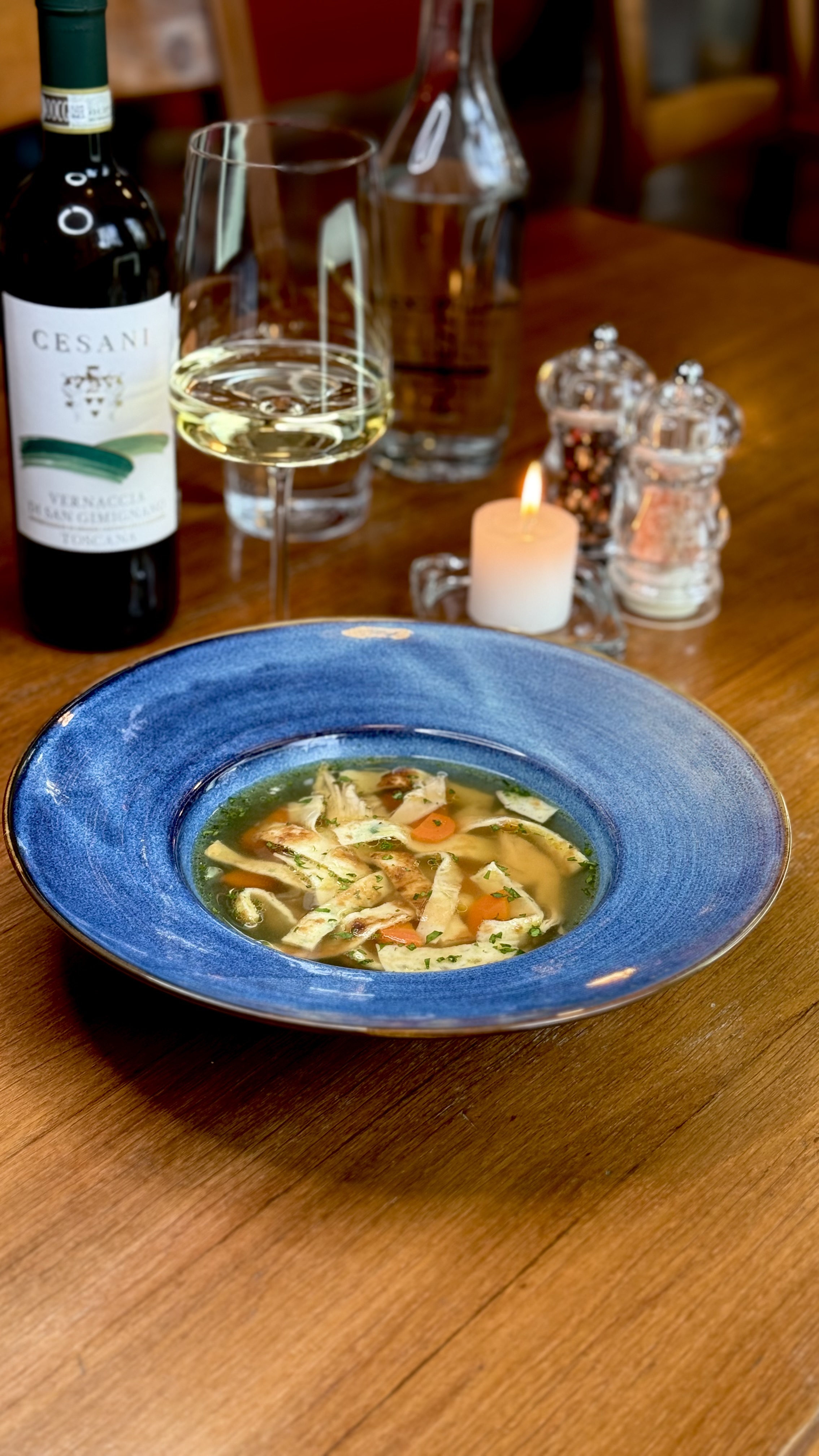 Slepičí vývar s celestýnskými nudlemi