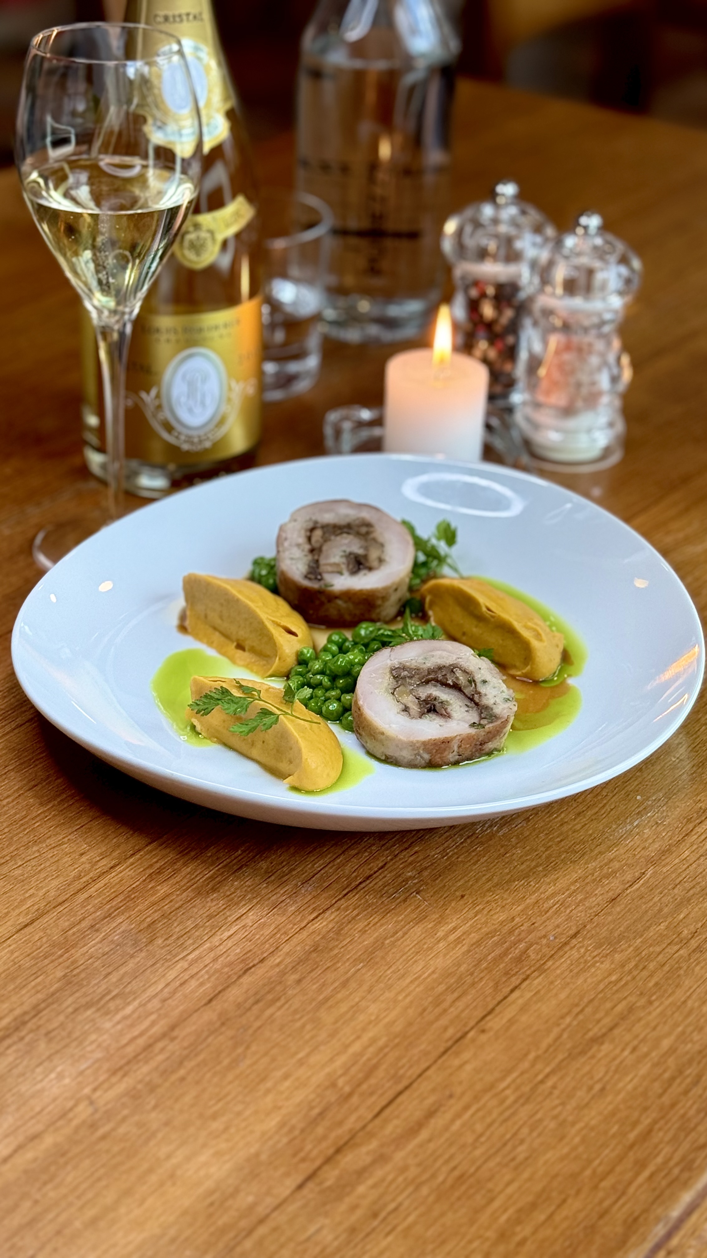 Kuřecí roláda plněná hříbky