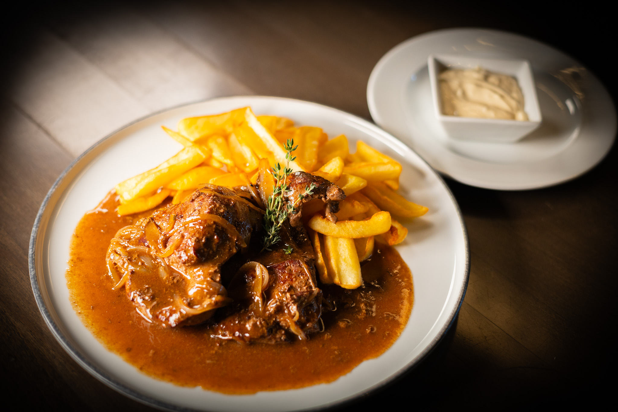 Telecí játra na roštu