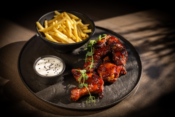 Sticky chicken wings