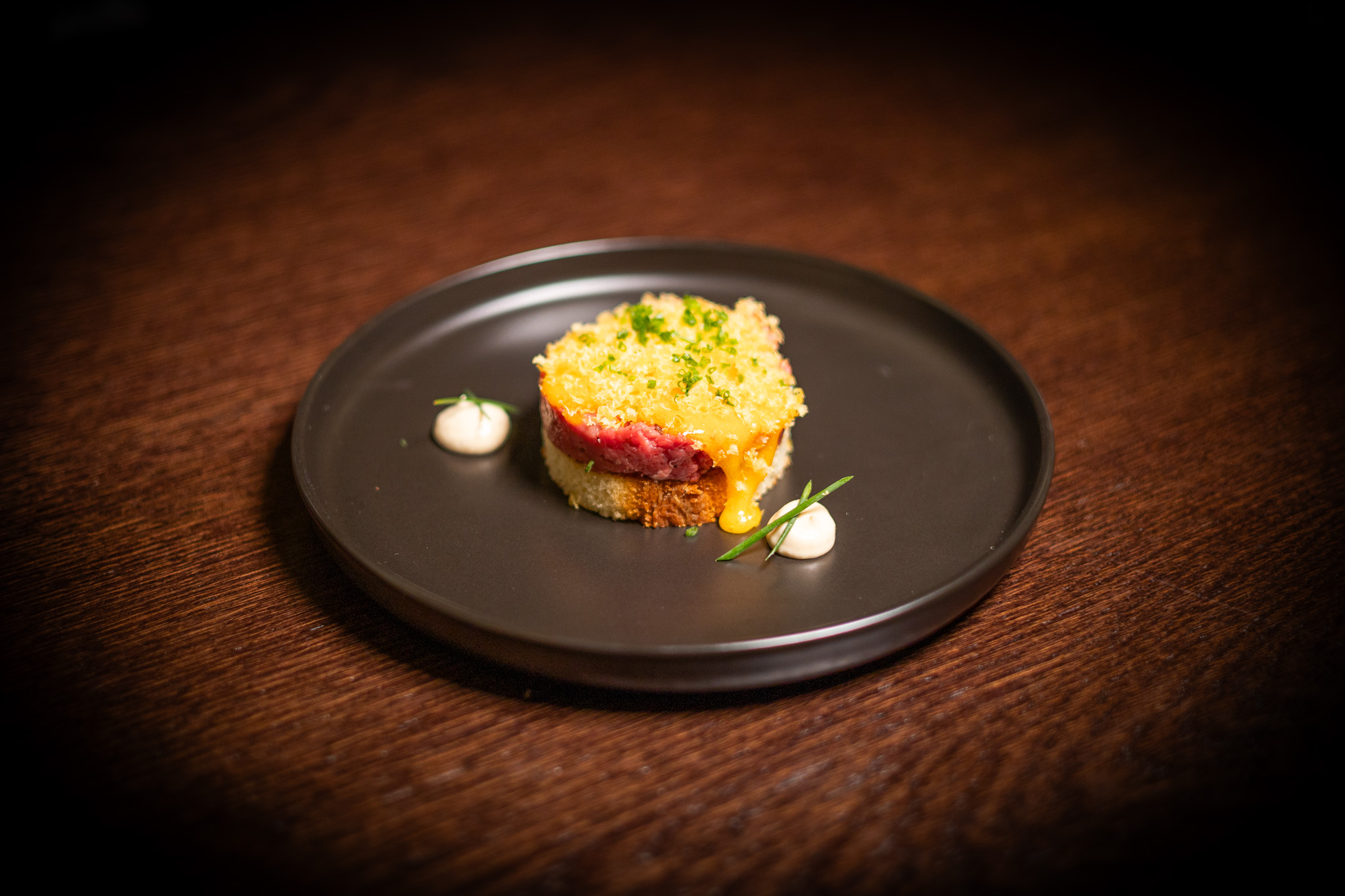 TARTARE DI MANZO, BRIOCHE, TARTUFO, TUORLO ESSICCATO