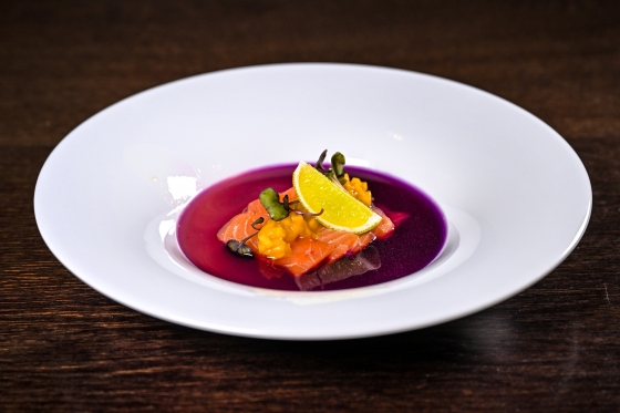 SALMONE CON LECHE DE TIGRE