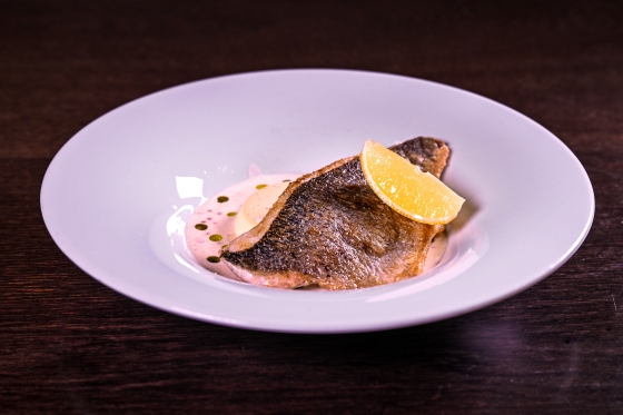 FILETTO DI ORATA, BUDINO DI CAVOLFIORE, CAVIALE,BEURRE BLANC
