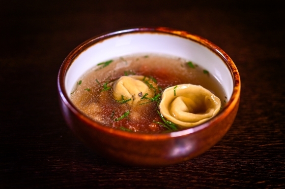 BRODO CON TORTELLINI DI CARNE