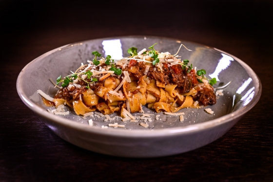 TAGLIATELLE CON RAGÚ DI CINGHIALE