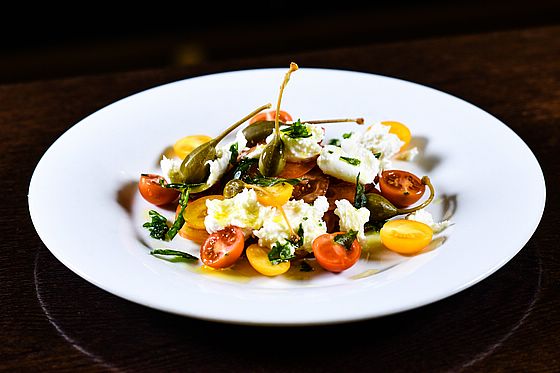 CAPRESE CON QUATTRO TIPI DI POMODORI