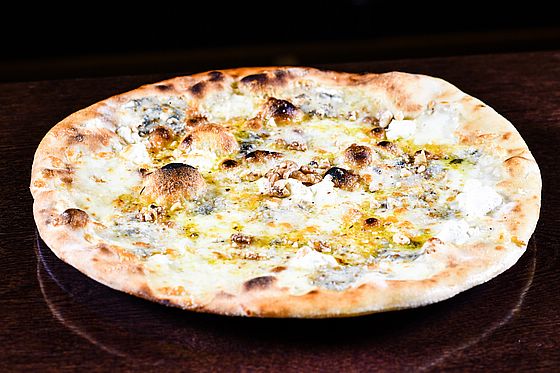 QUATTRO FORMAGGI E NOCI