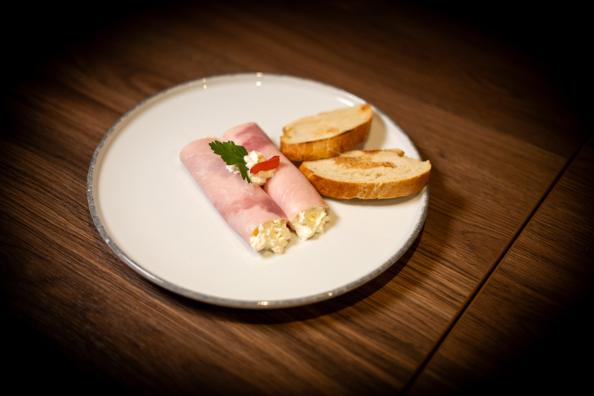 Šunková rolka plněná křenovou šlehačkou